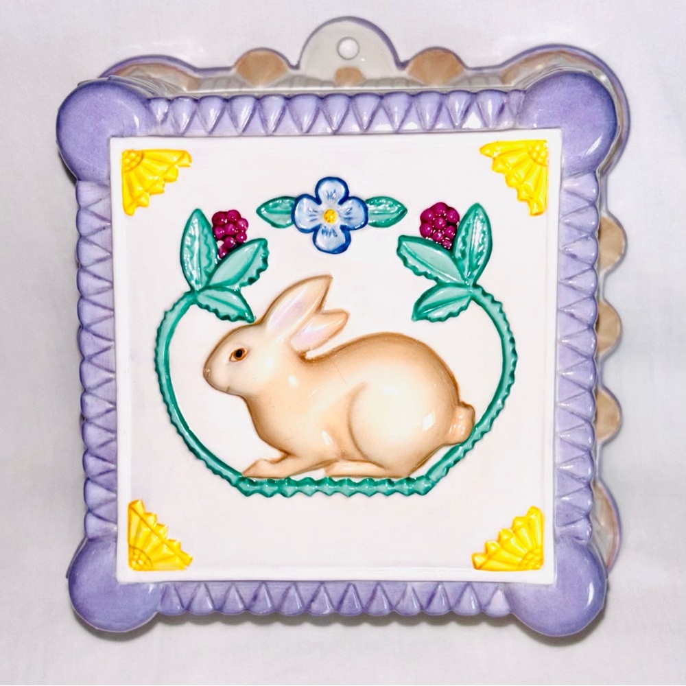 Vintage Gloria Vanderbilt Ceramic Wall Hanging Mold Bunny Rabbit 1990 Decor